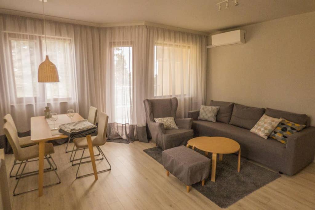 וארנה Private Apartment In Cypress Complex 12 מראה חיצוני תמונה